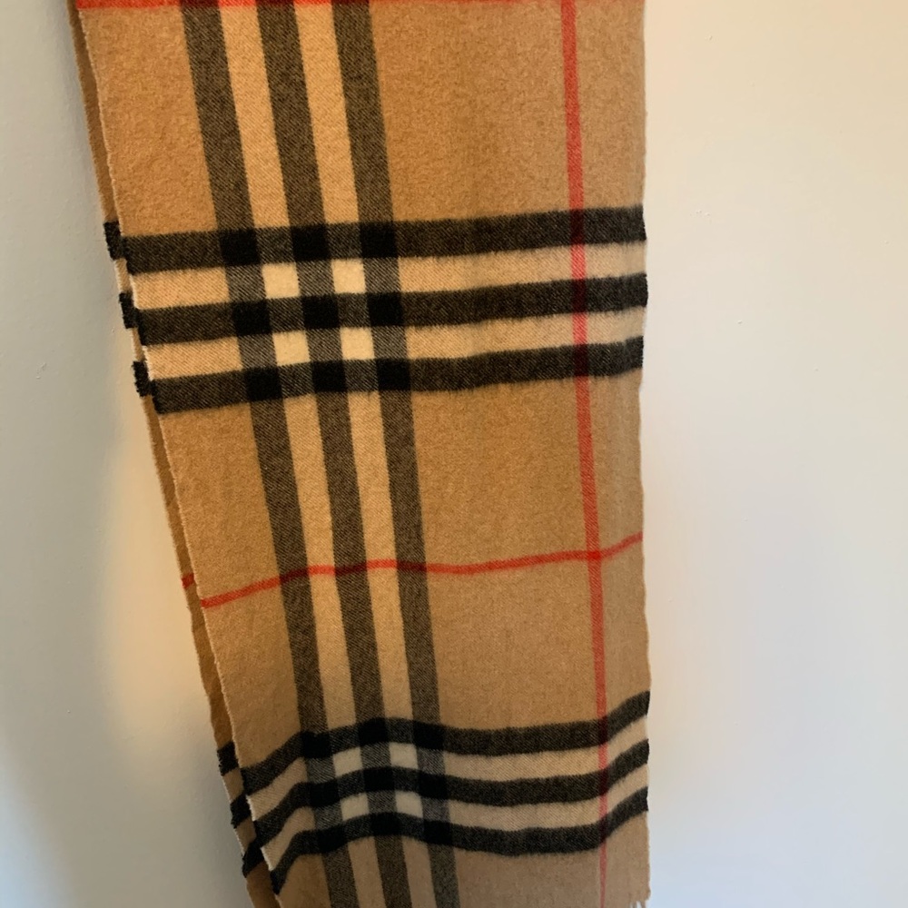 Classic check Burberry Scarf 100% Cashmere - Picture 2 of 5